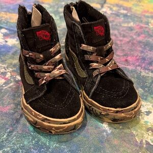 Vans Toddler Black and Camo High-Top Sneakers